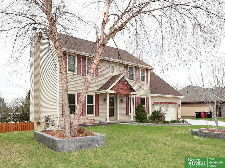 Property Photo: 315 Pheasant Run Lane NE 68046