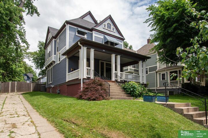 Property Photo:  1109 S 33 Street  NE 68105 