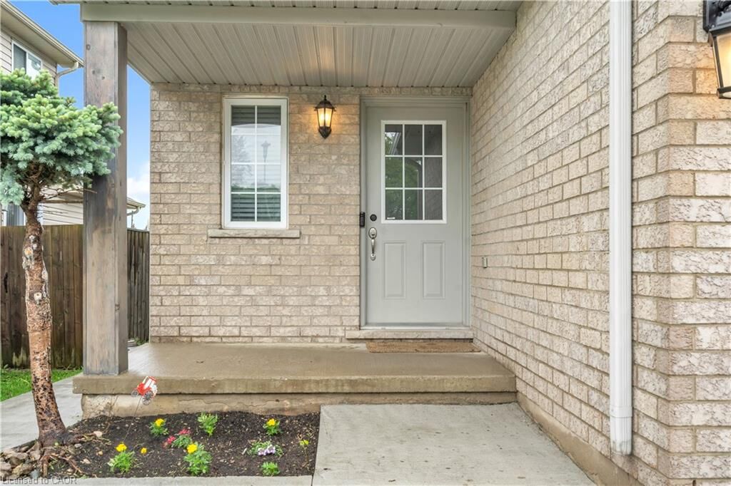 Property Photo: 1630 Benjamin Drive ON N5V 5K1