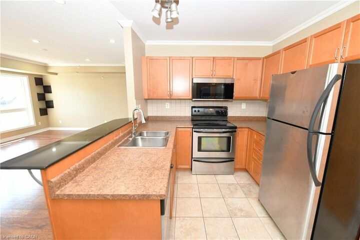 Property Photo:  8 Harris Street 418  ON N1R 8R1 