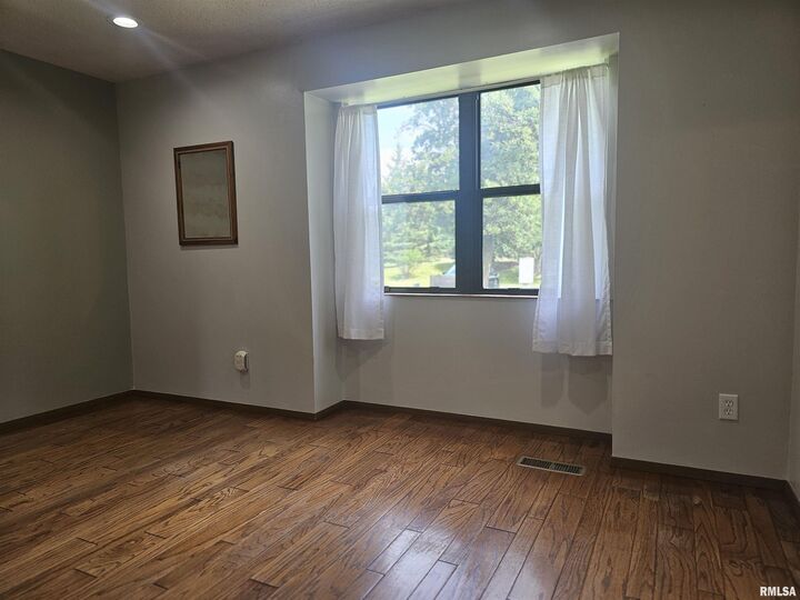 Property Photo:  255 S Soangetaha Road 104  IL 61401 