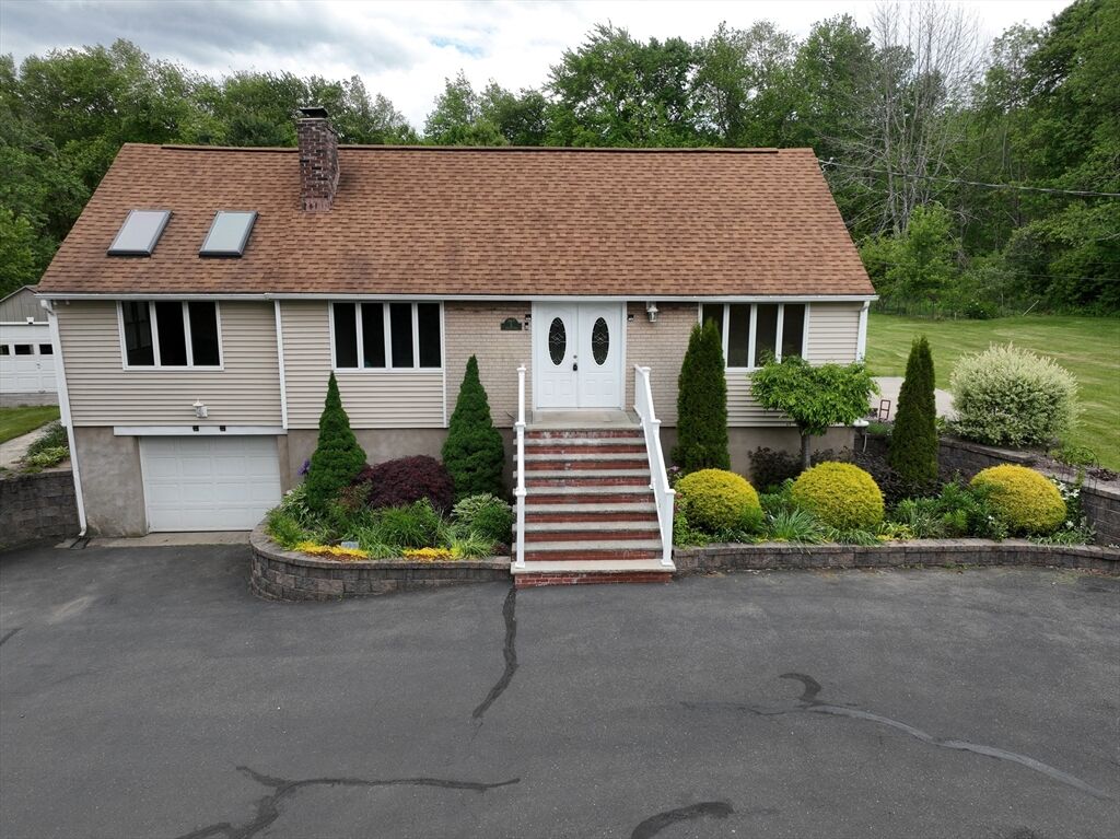 Property Photo: 5 Hollow Rd MA 01095