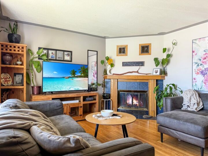 Property Photo: 11414 Norris Crescent AB T0E 0Y0