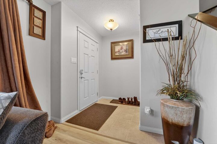 Property Photo:  786 Silkstone Close W  AB T1J 5C7 