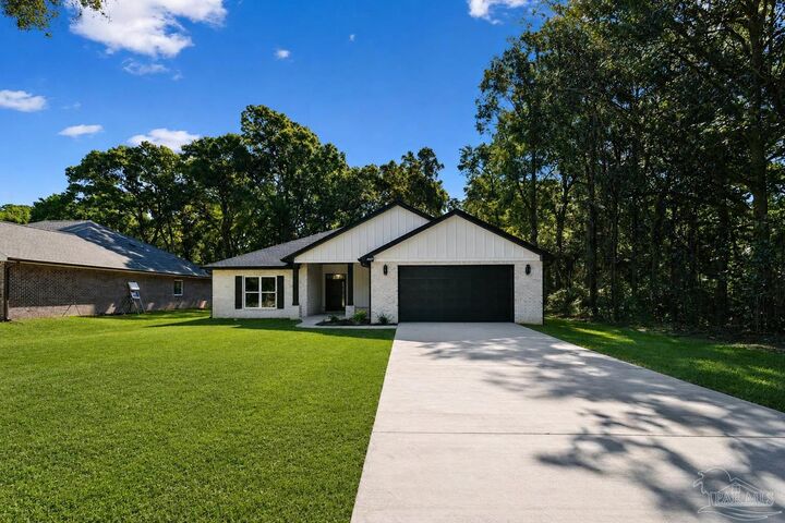 Property Photo: 4298 Watkins St FL 32571