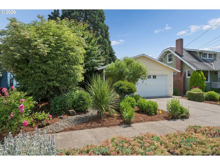 Property Photo:  255 W Berkeley St  OR 97027 