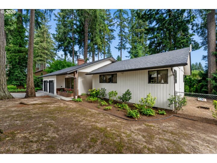 Property Photo: 206 NW 108th St WA 98685