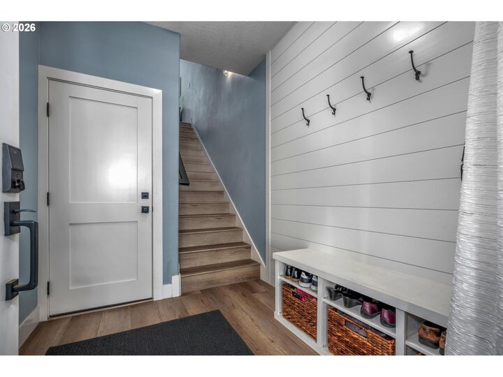 Property Photo:  10262 NW Forestview Way  OR 97229 