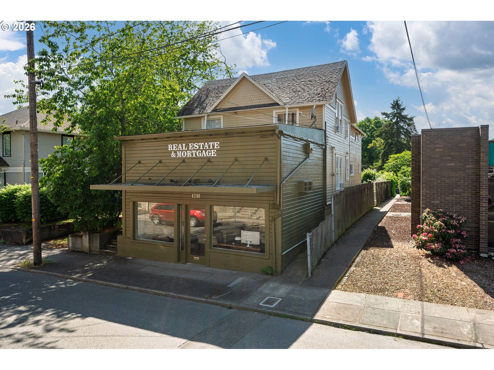 Property Photo:  1210 Daniels St  WA 98660 