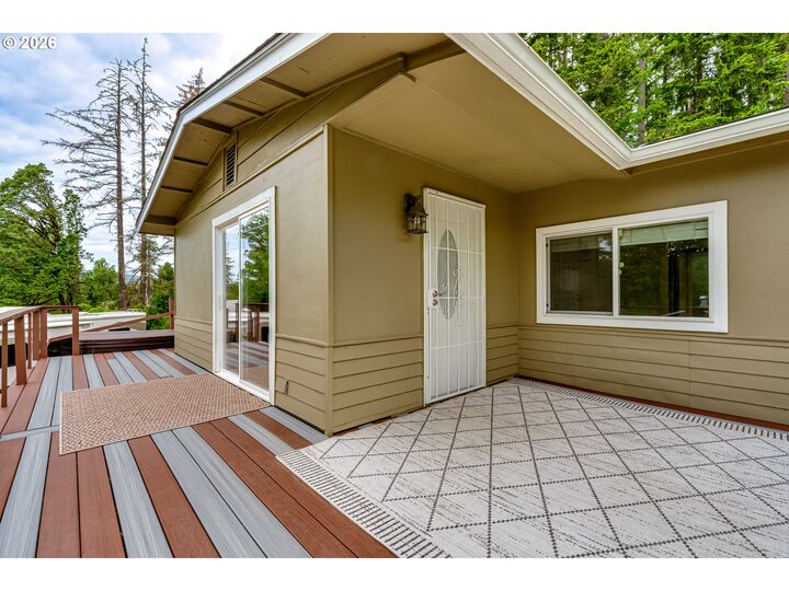 Property Photo:  83629 Rattlesnake Rd  OR 97431 