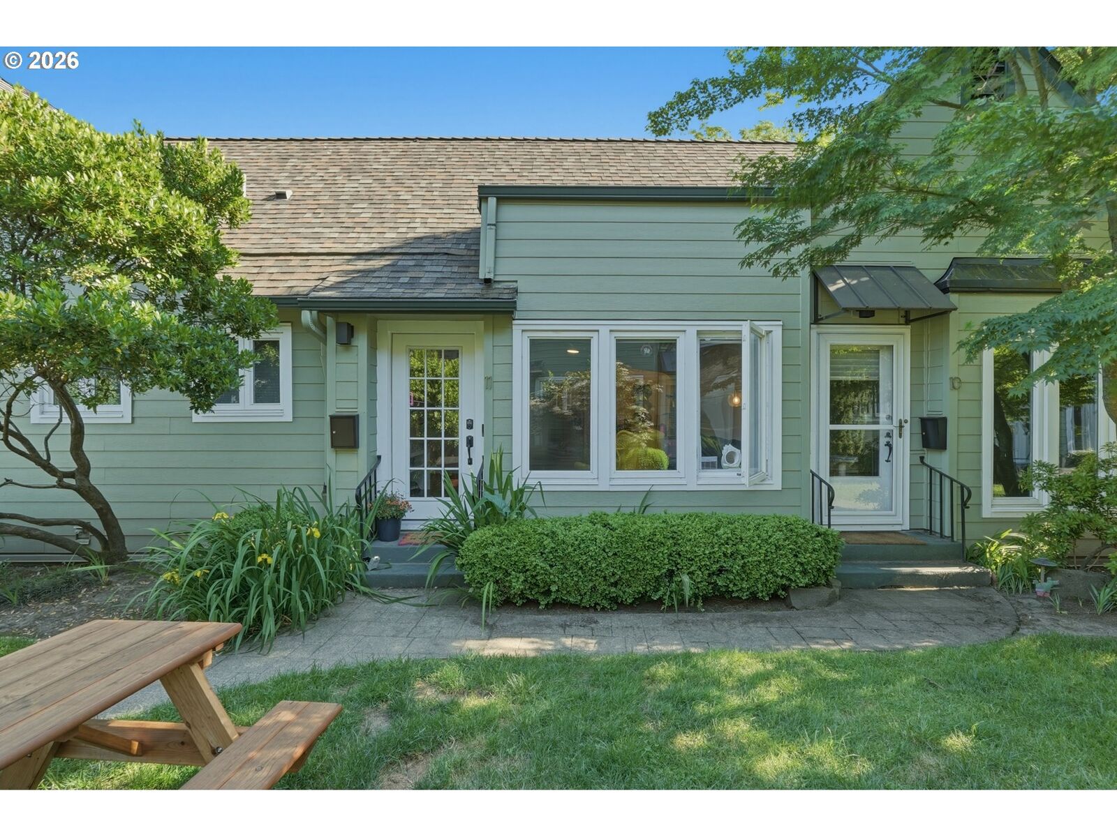 Property Photo:  1411 SE 30th Ave 11  OR 97214 