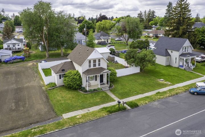 Property Photo: 1015 Morgan Street WA 99122