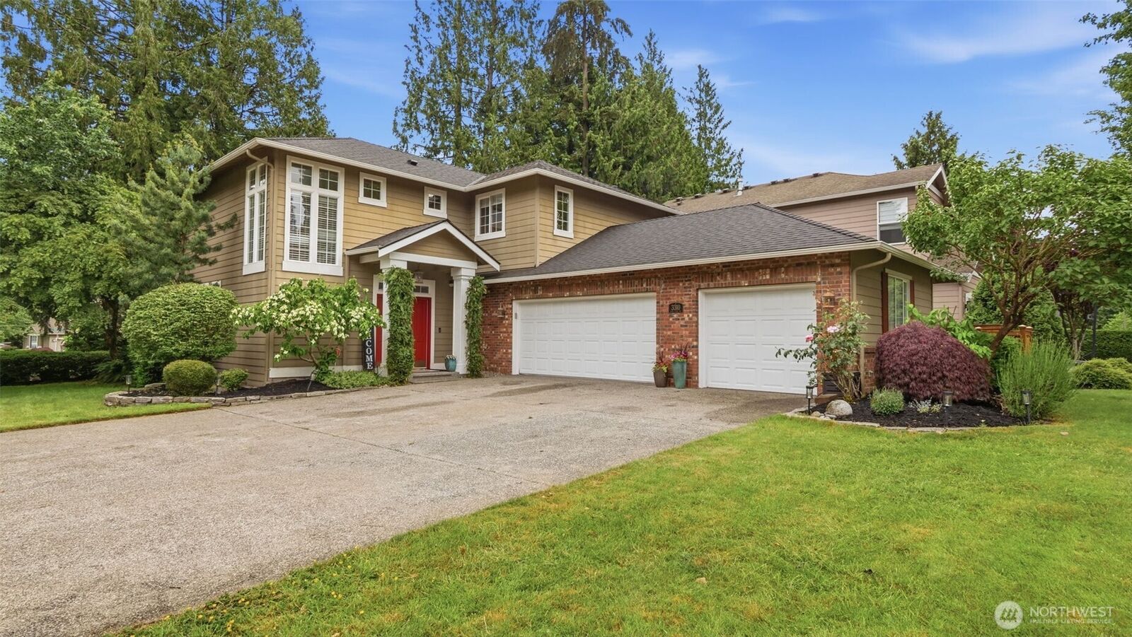 Property Photo: 3310 162nd Place SE WA 98012