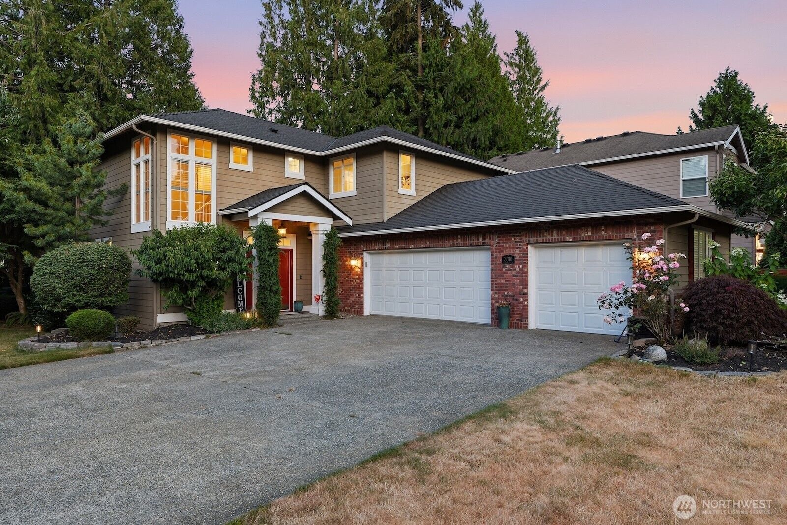 Property Photo: 3310 162nd Place SE WA 98012
