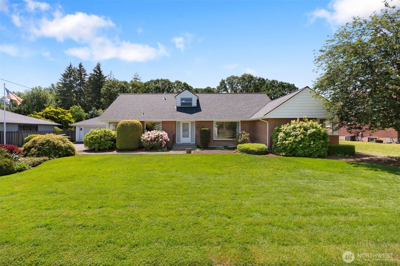 Property Photo: 1631 SW Gails WA 98532