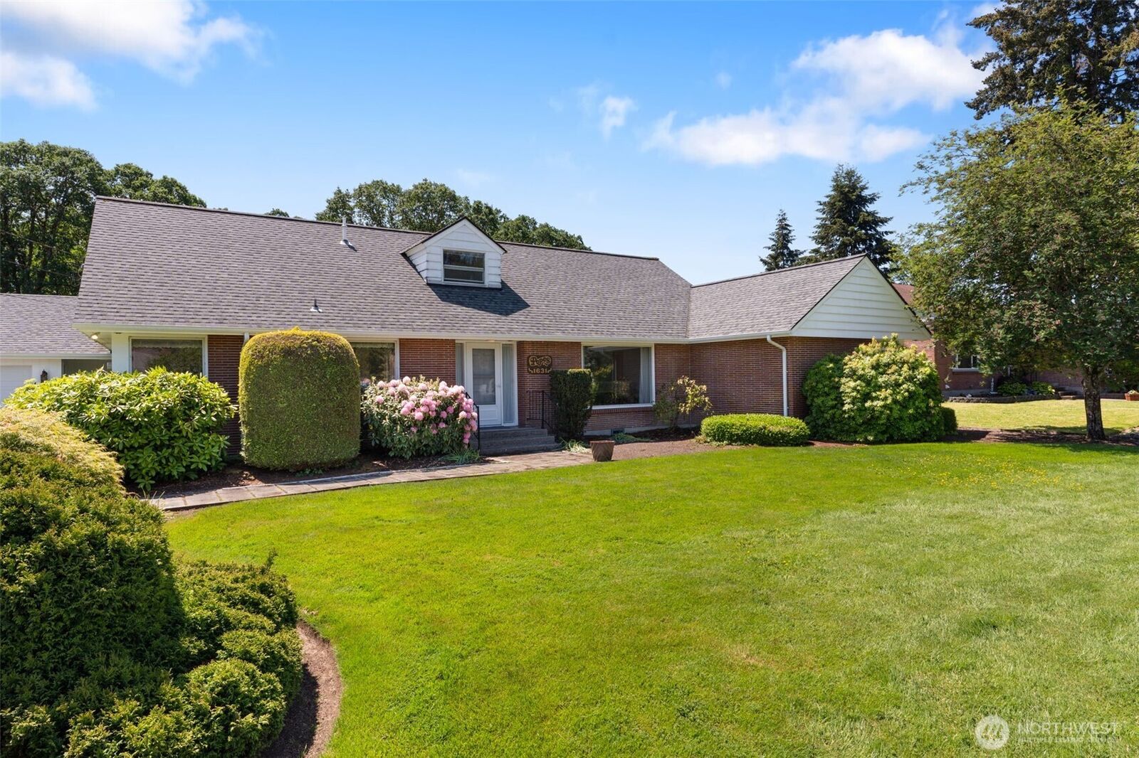 Property Photo:  1631 SW Gails  WA 98532 