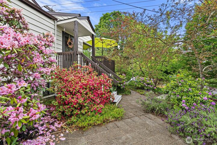 Property Photo:  731  19th Avenue  WA 98122 