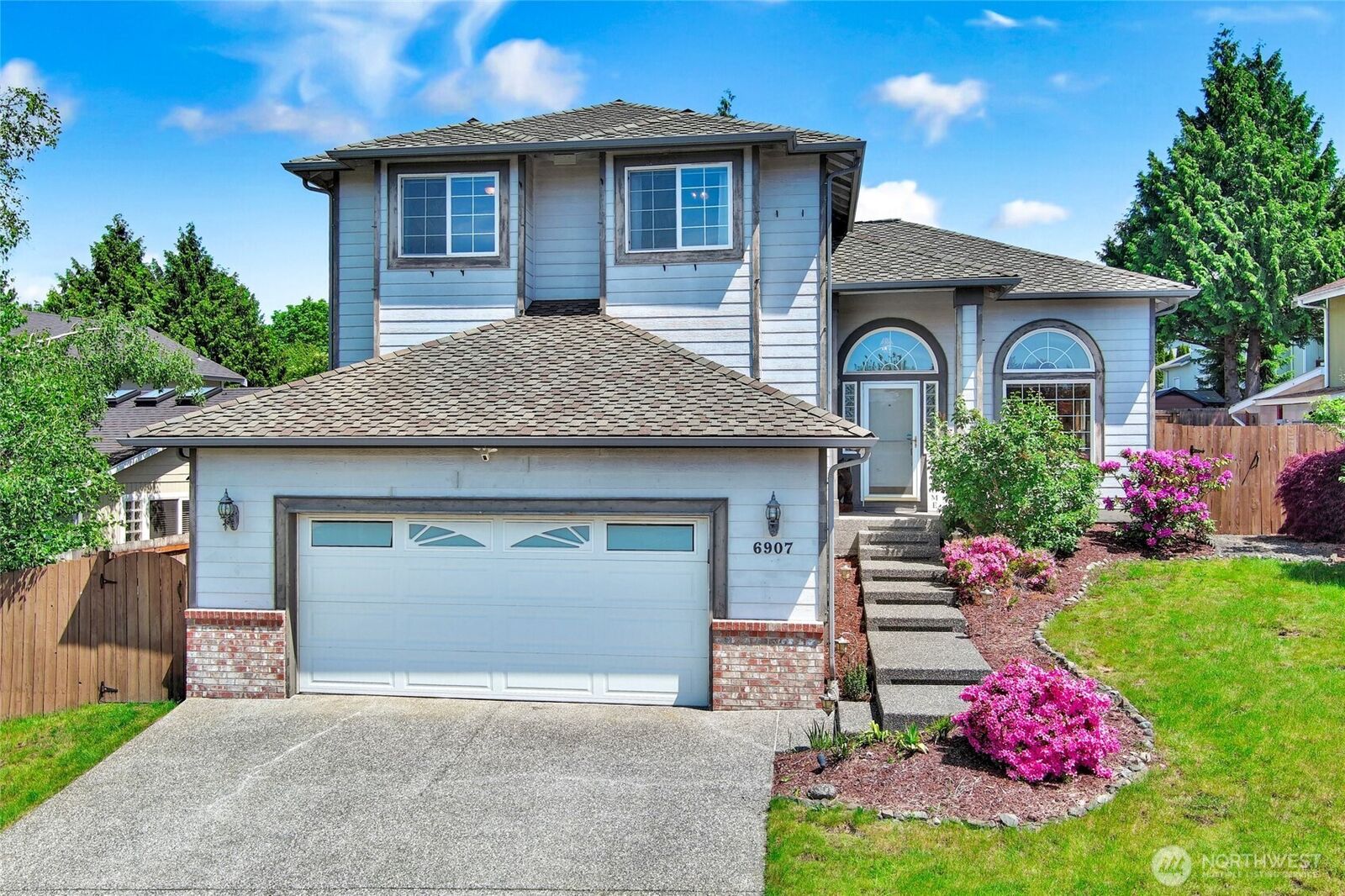 Property Photo:  6907  75th Drive NE  WA 98270 