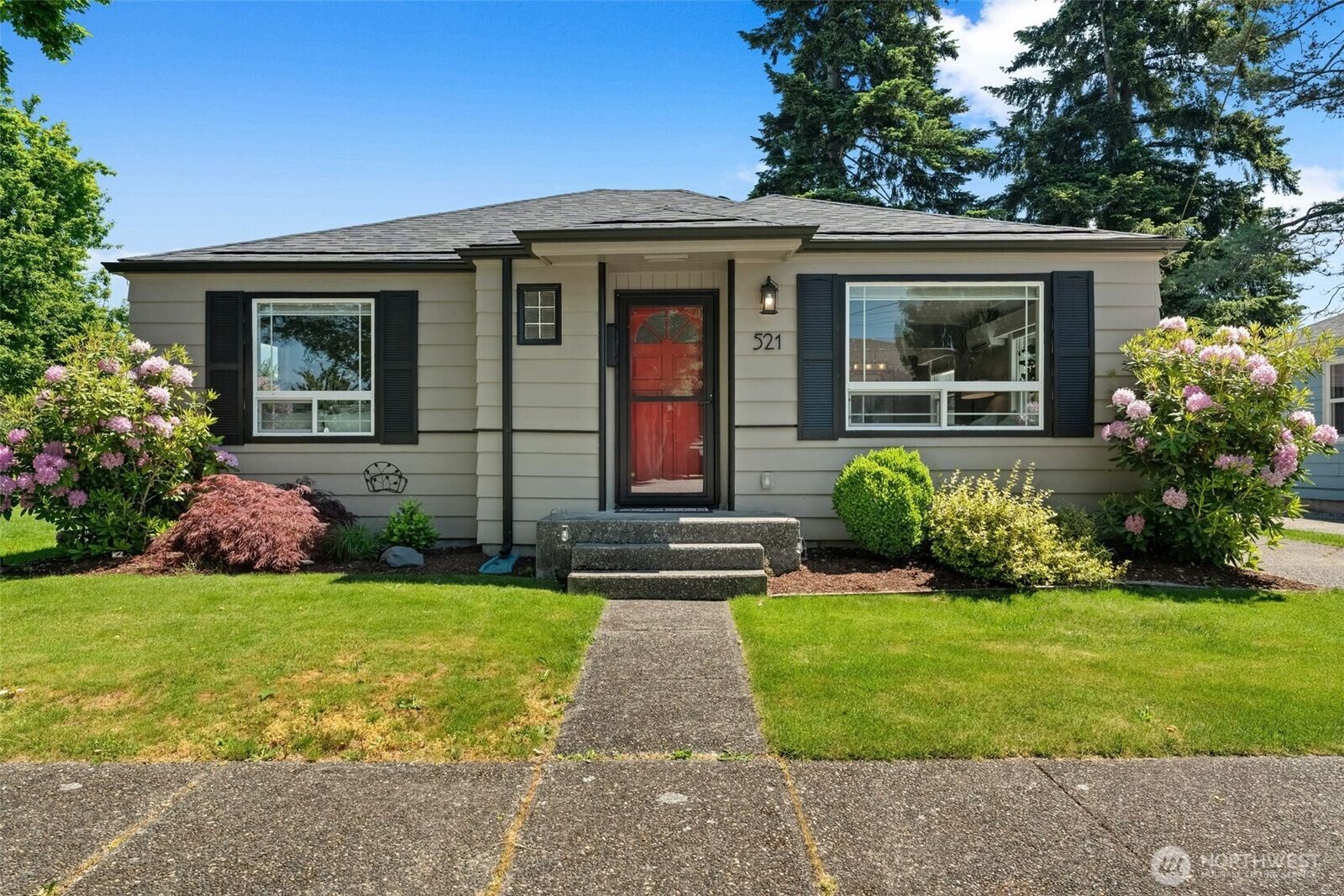 Property Photo:  521  Boyd Avenue  WA 98390 