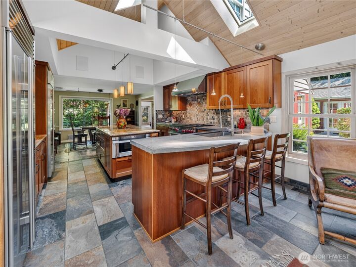 Property Photo:  12019  Issaquah-Hobart Road SE  WA 98027 