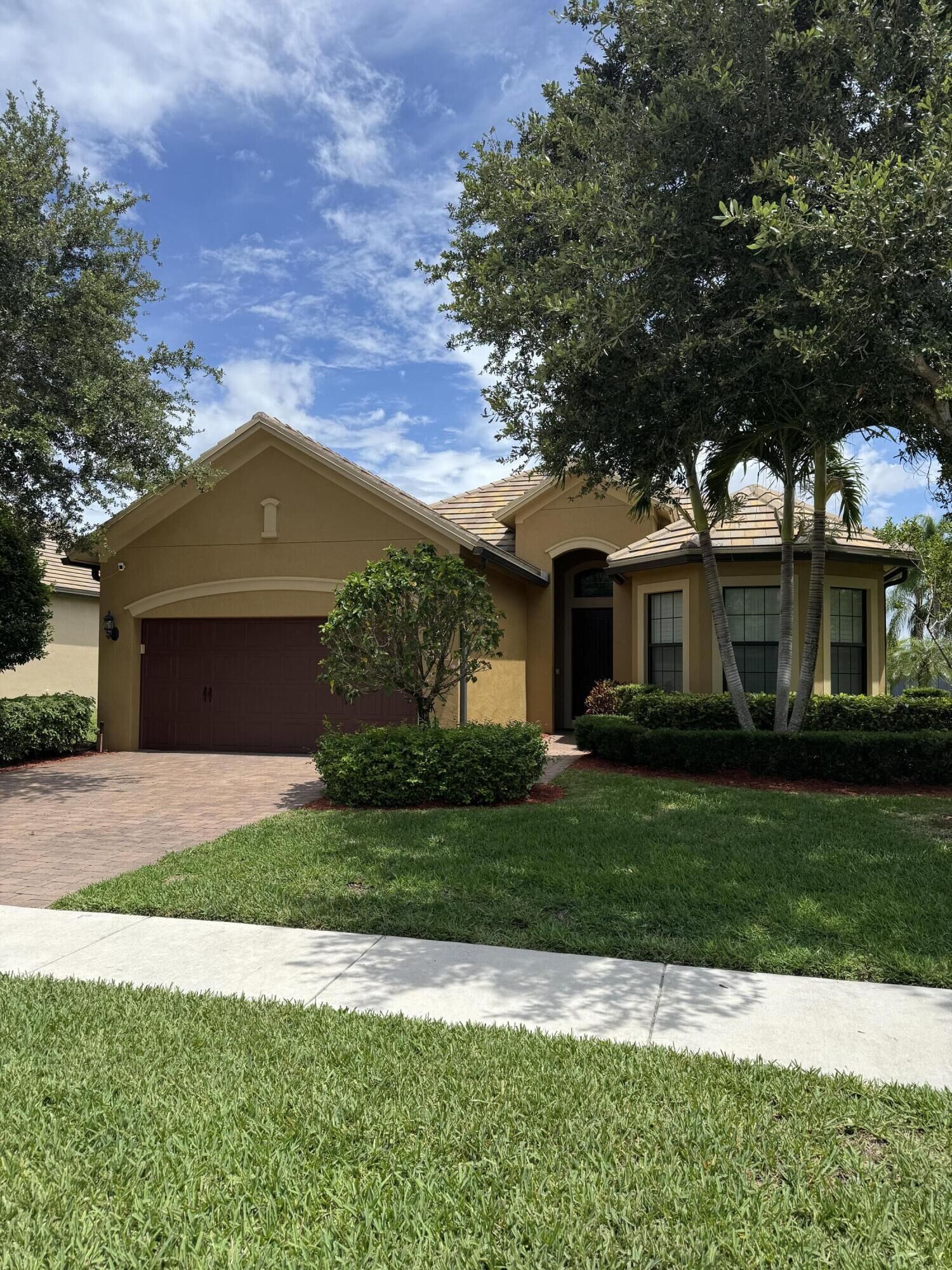 Property Photo:  4452 Siena Circle  FL 33414 