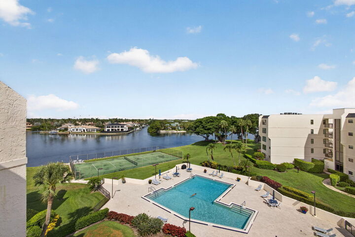 Property Photo: 364 Golfview Road 506 FL 33408