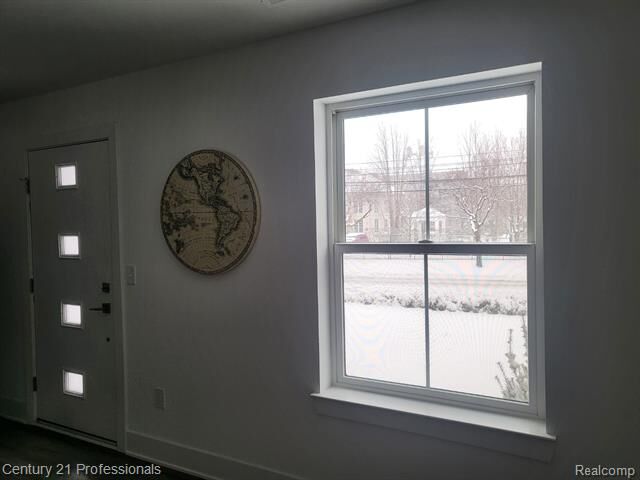 Property Photo:  2917 Summers Place  MI 48084 