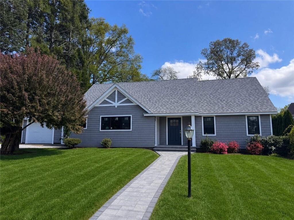 Property Photo:  61 Applegate Road  RI 02920 