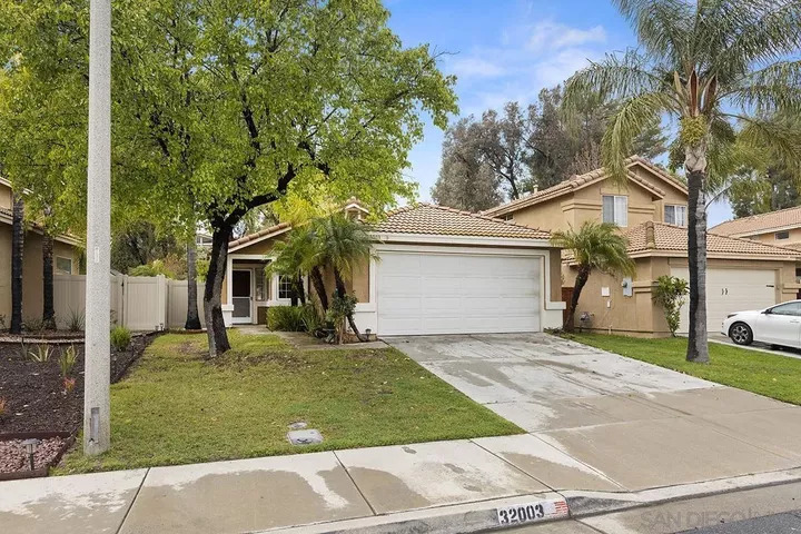 Property Photo:  32003 Calle Novelda  CA 92592 