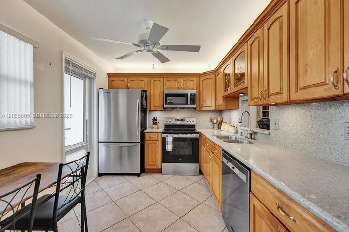 Property Photo: 1025 SE 2nd Ave 208 FL 33004