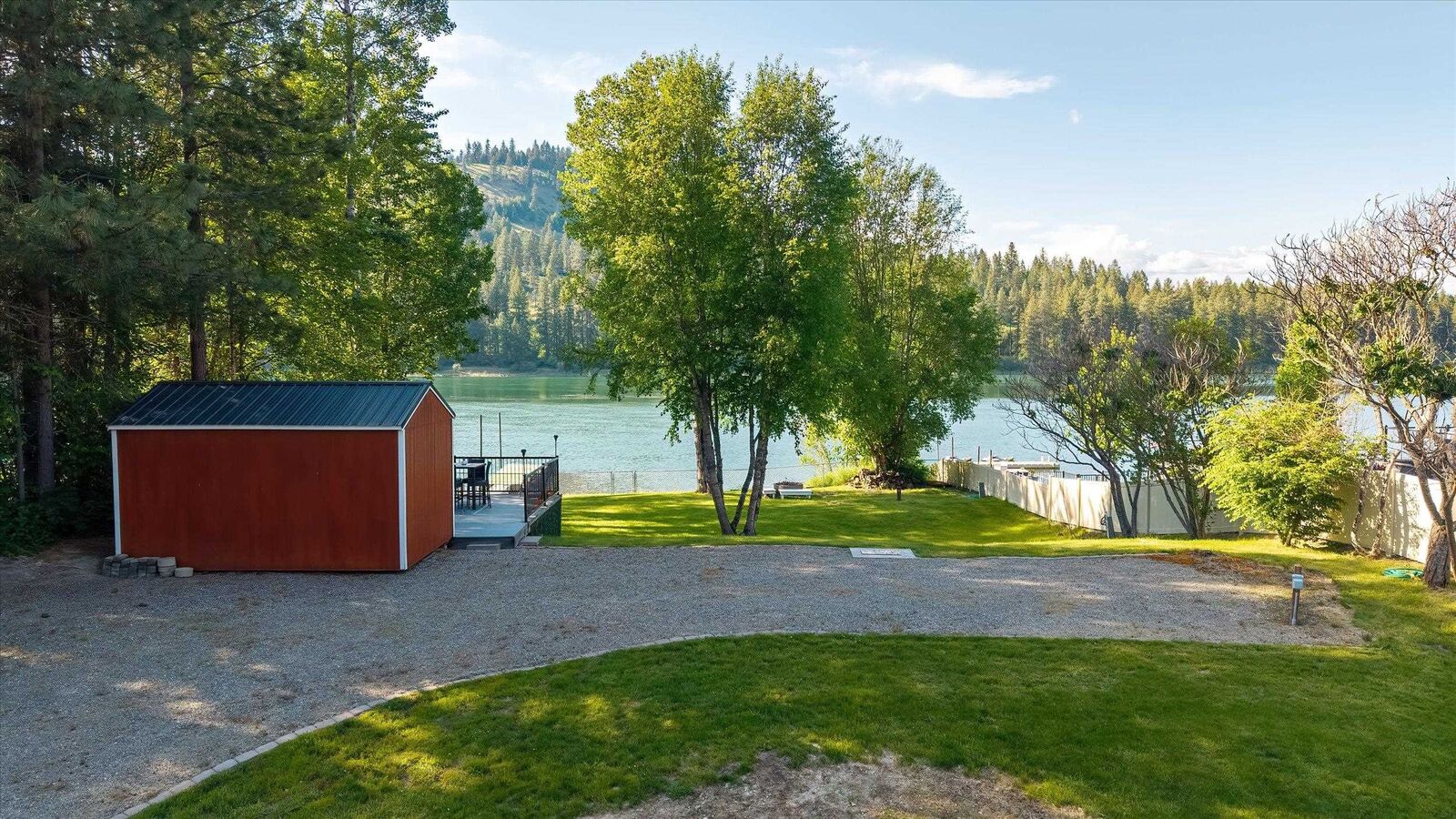 Property Photo: 441 Dilling Dr WA 99119