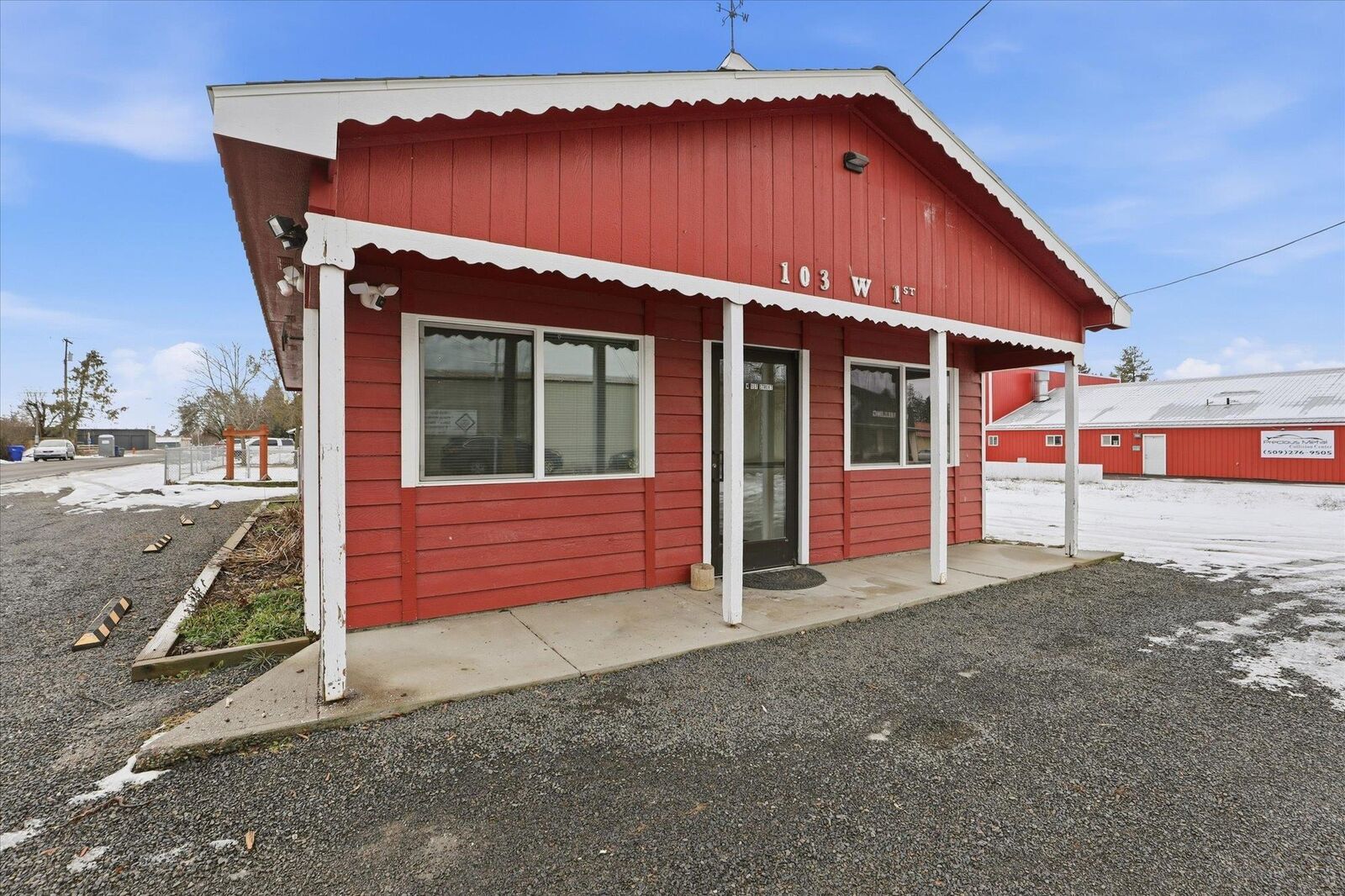 Property Photo:  103 W 1st Ave  WA 99006 