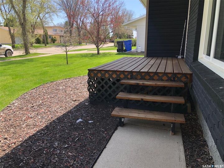 Property Photo: 727 4th Street SK S0A 0L0
