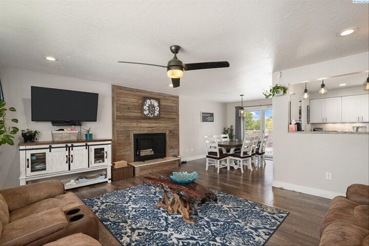 Property Photo: 1503 W 37th Ave WA 99337