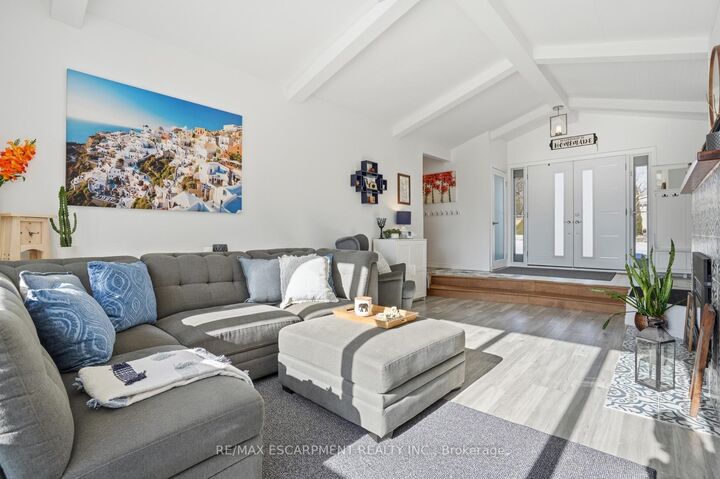 Property Photo: 81 Thomson Drive ON L8B 0G5