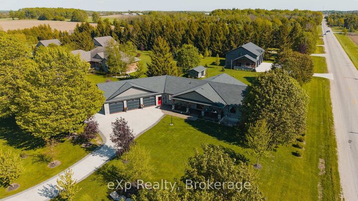 100 Harris Crescent — photo 1