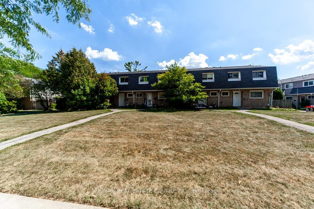 Property Photo: 2050 Upper Middle Road 88 ON L7P 3R9