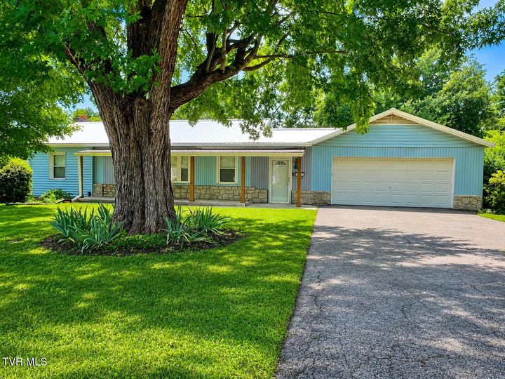 Property Photo:  1210 East 8th Avenue  TN 37601 
