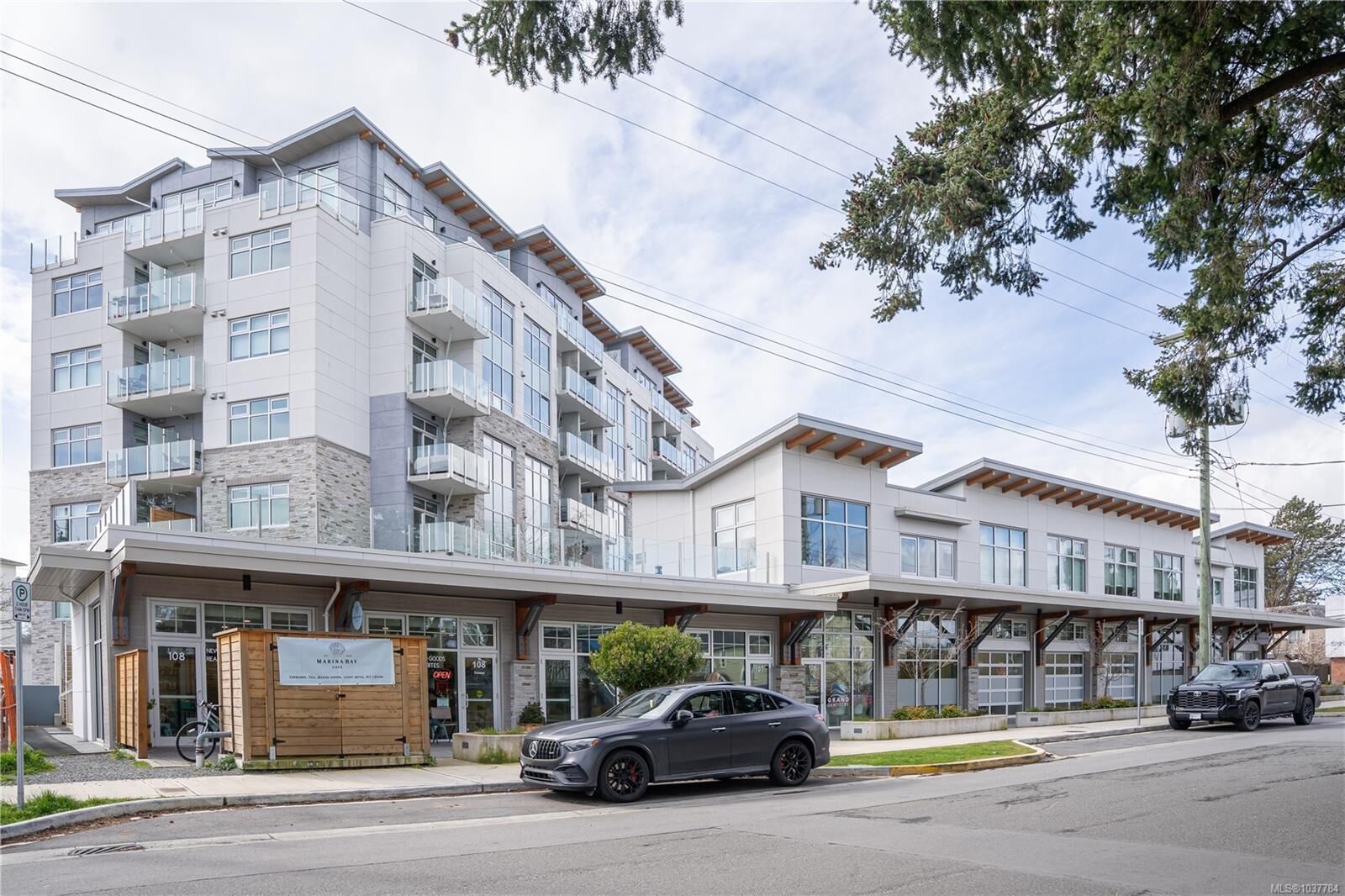 Property Photo: 916 Lyall St #408 BC V9A 5E6