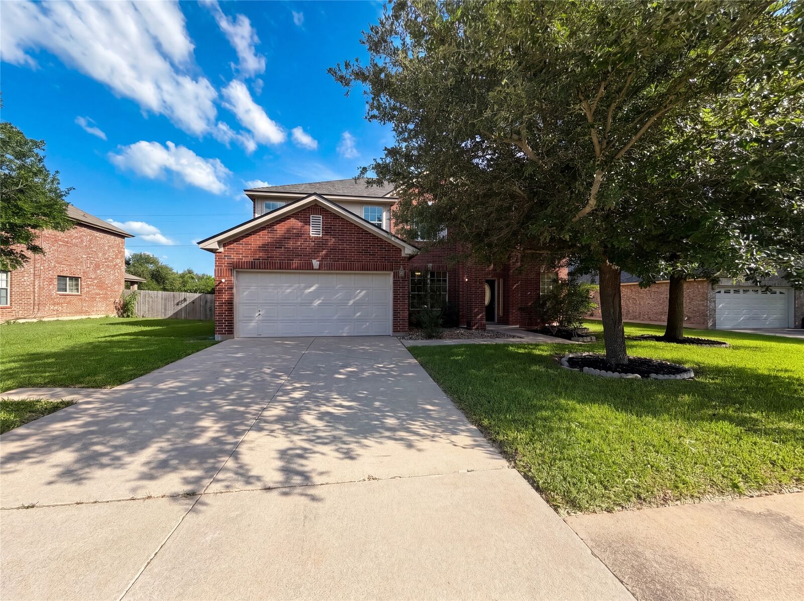 Property Photo: 807 Yosemite Trail TX 76574