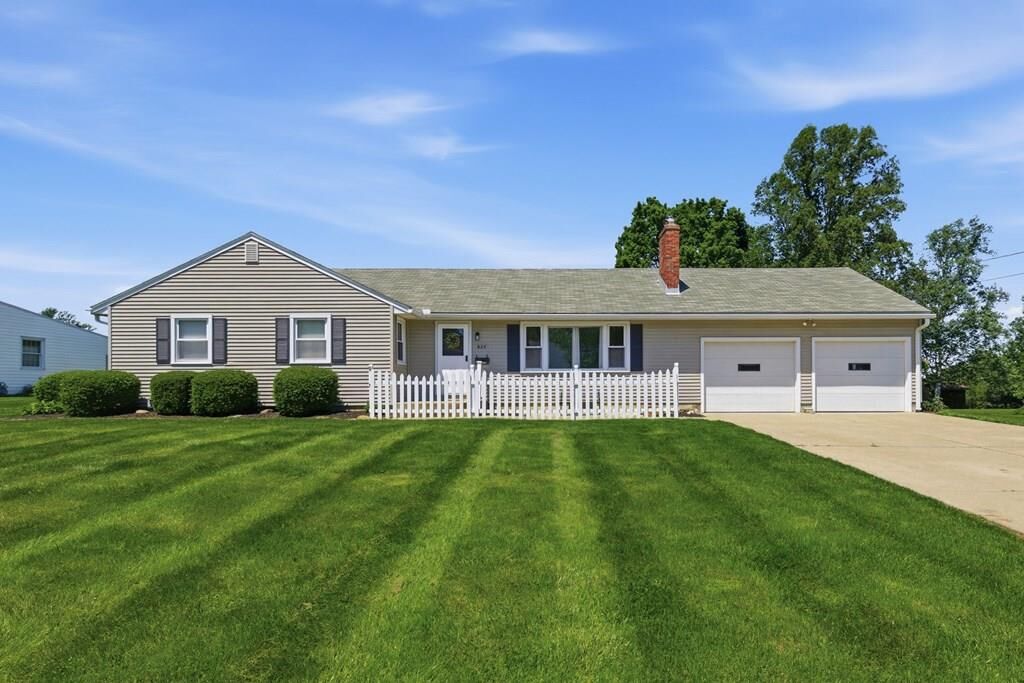Property Photo:  824 E Bank St  OH 44805 