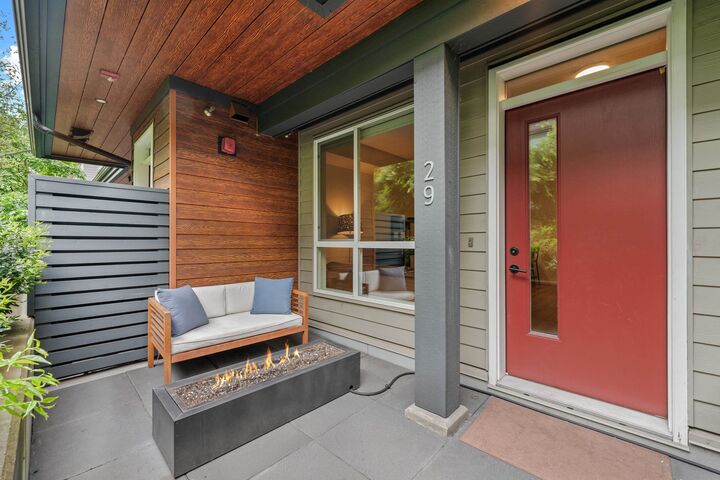 Property Photo: 533 E 3rd Street 29 BC V7L 1G4