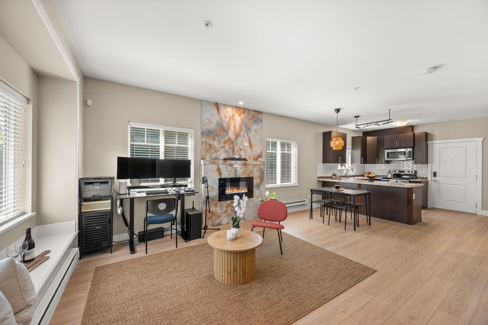 Property Photo:  368 Ellesmere Avenue 111  BC V5B 3S9 
