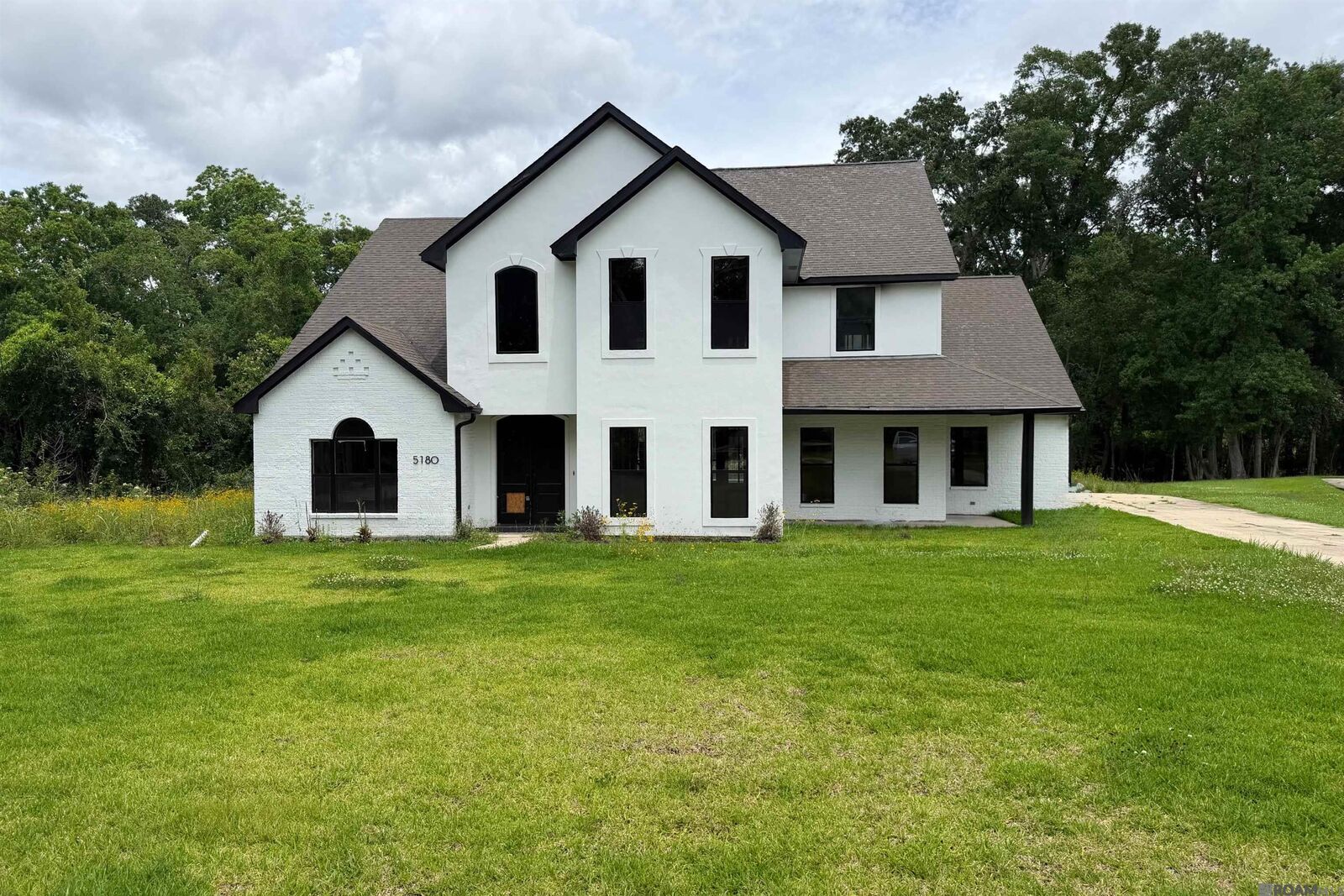 Property Photo:  5180 E Chalet Ct  LA 70808 