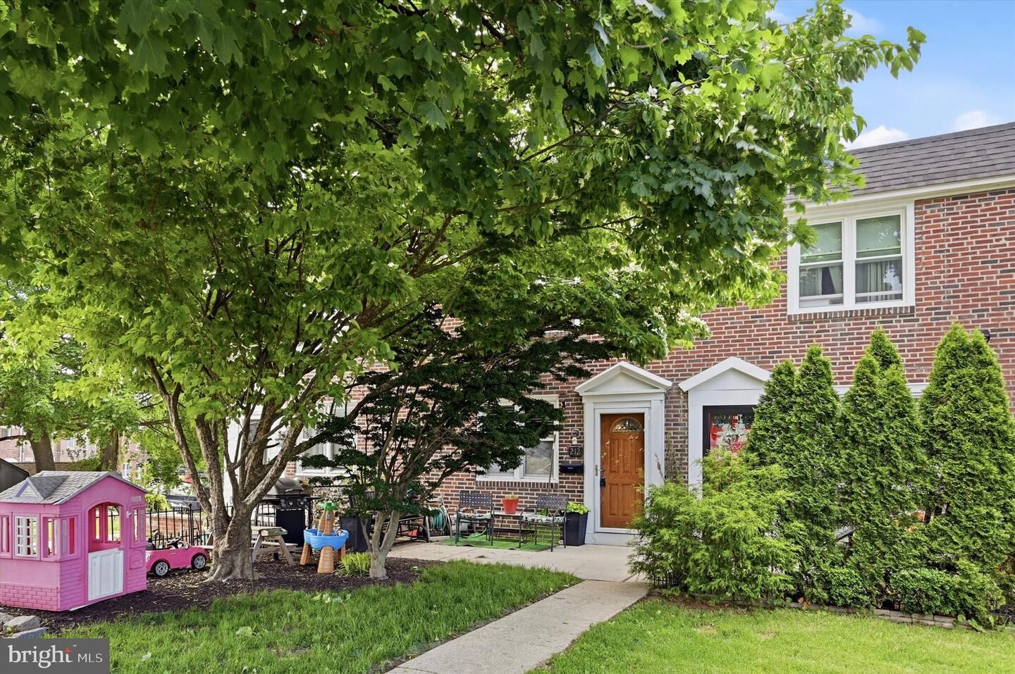 Property Photo:  212 Gramercy Drive  PA 19018 