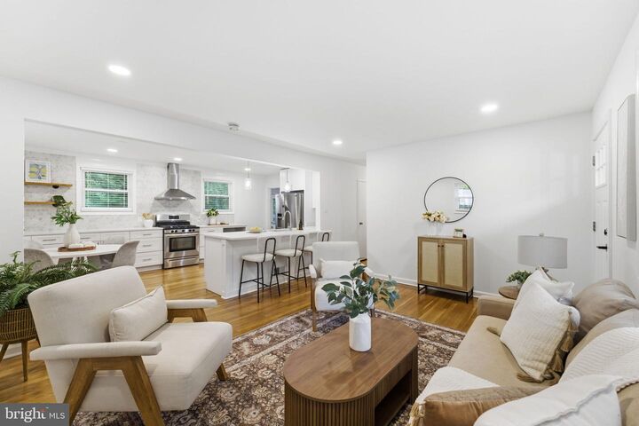 Property Photo: 10811 Tenbrook Court MD 20901