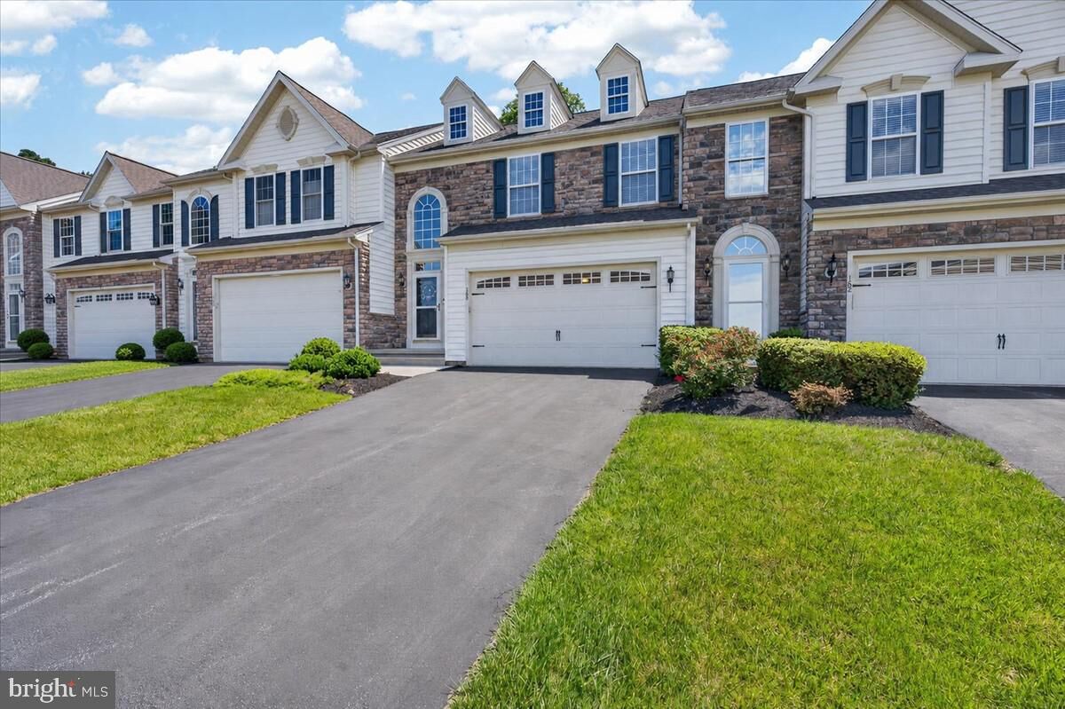 Property Photo: 160 N Landis Way N 160 DE 19803