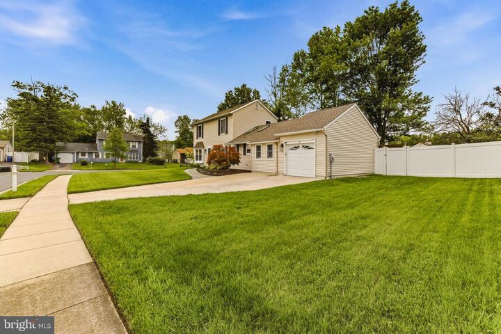 Property Photo:  20 Grayburn Drive  NJ 08053 