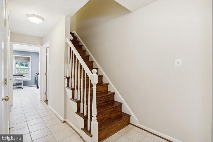 Property Photo:  1804 Golf View Court  VA 20190 