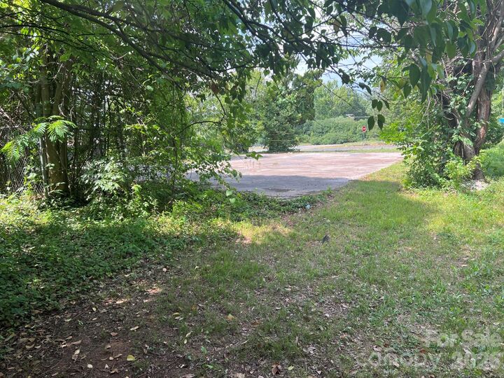 Property Photo:  2300 E Independence Boulevard  NC 28205 